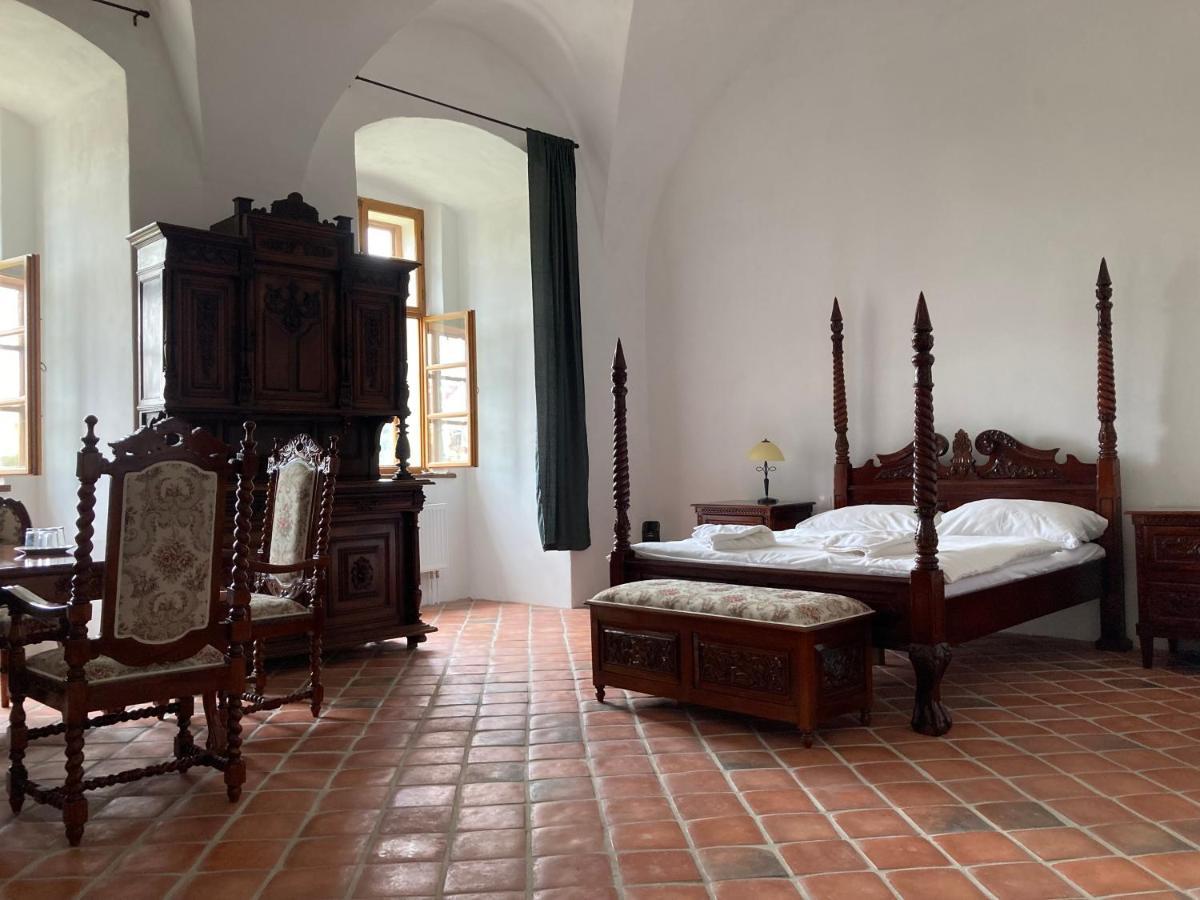 Branná Zamek Kolstejn - Hotel Chateau Goldenstein מראה חיצוני תמונה