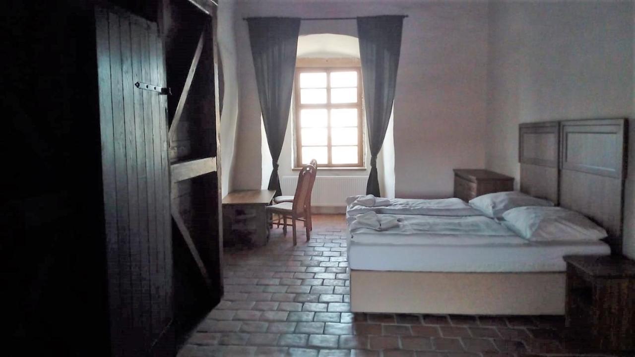 Branná Zamek Kolstejn - Hotel Chateau Goldenstein מראה חיצוני תמונה