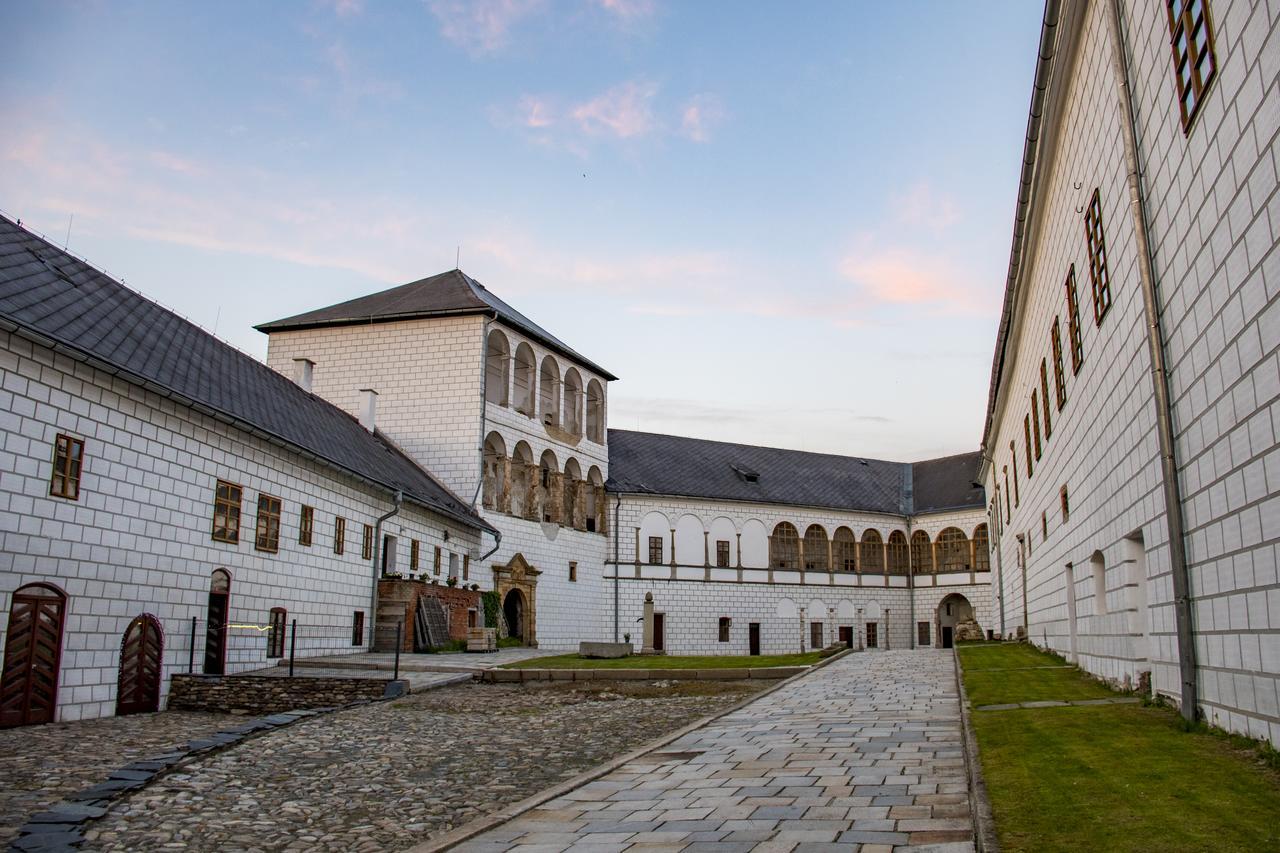 Branná Zamek Kolstejn - Hotel Chateau Goldenstein מראה חיצוני תמונה